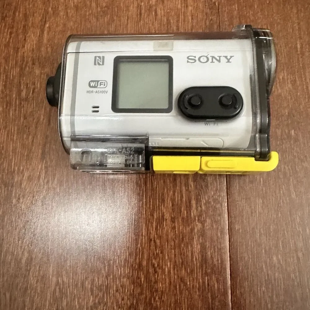 Sony HDR-AS100V 13.5MP HD Splashproof Action Camera WiFi Exmor R Steady Shot